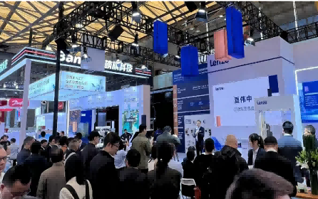 Lenze définit le nouvel avenir de la logistique grâce à des innovations en matière d'efficacité et de rapidité.